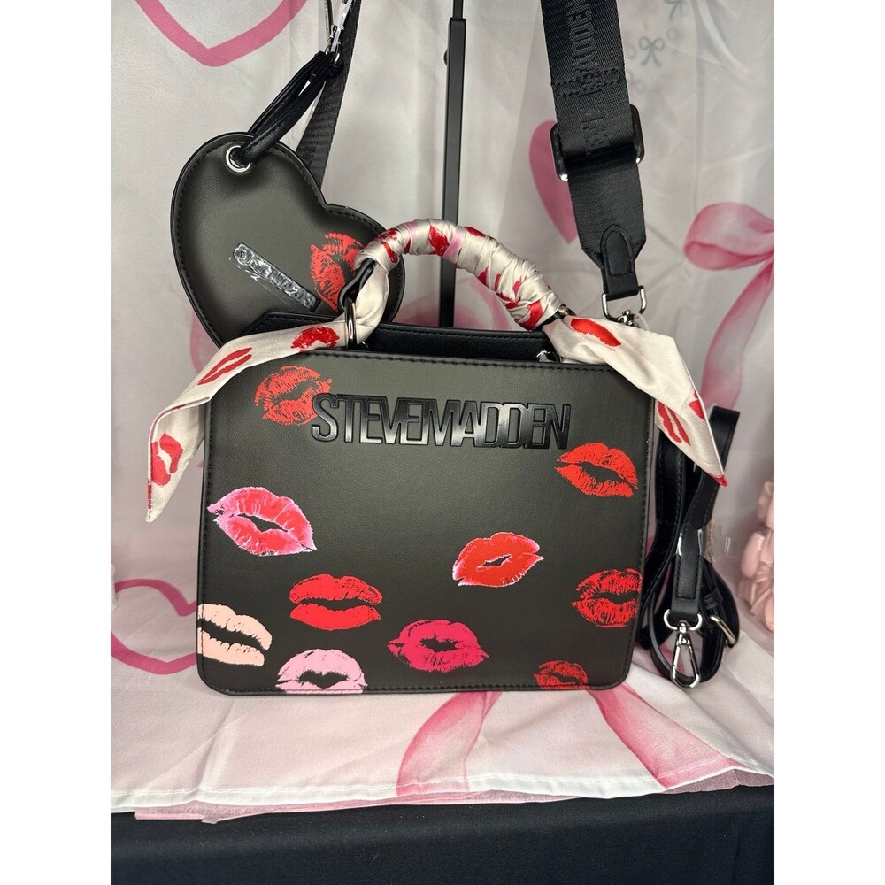 Steve Madden Bevelyn Lip Print Top Handle Crossbody Satchel Bag - Picture 1 of 7
